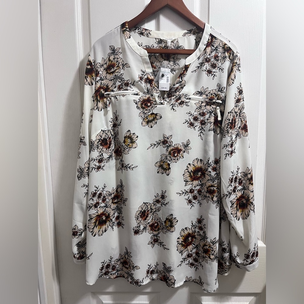 Maurices women’s long sleeve floral blouse